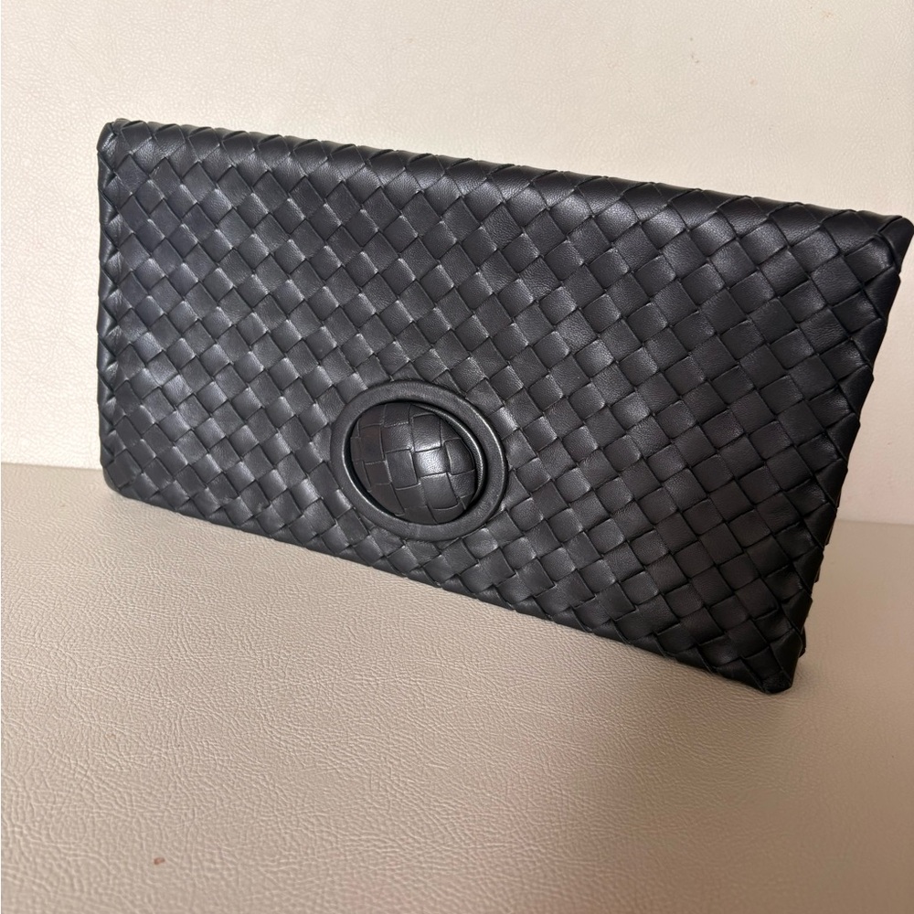 Authentic Bottega Veneta Intrecciato Leather Clutch – Made in Italy 🇮🇹